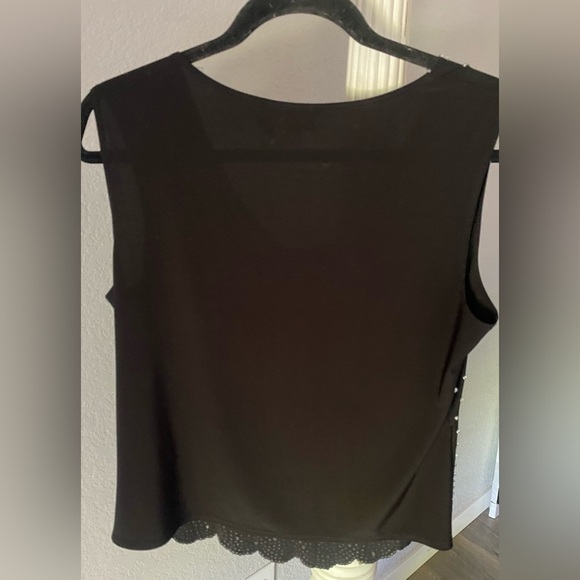 Women’s Sleeveless Embellished Black Blouse or Shell - NWOT 🔥
Sz XL - Picture 3 of 7